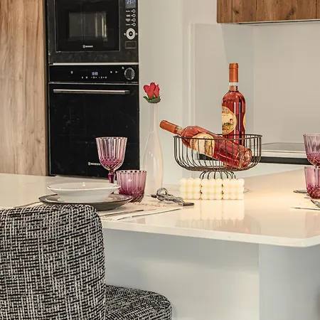 Lofos Luxury * Kalithies