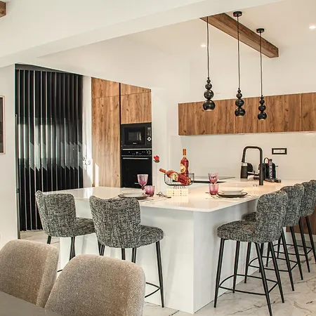 Lofos Luxury Kalithies